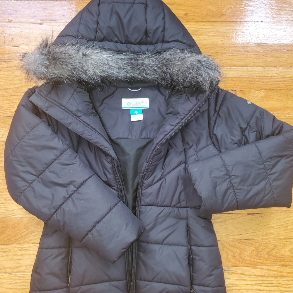 Columbia Black Puffer Jacket with Faux Fur Trim